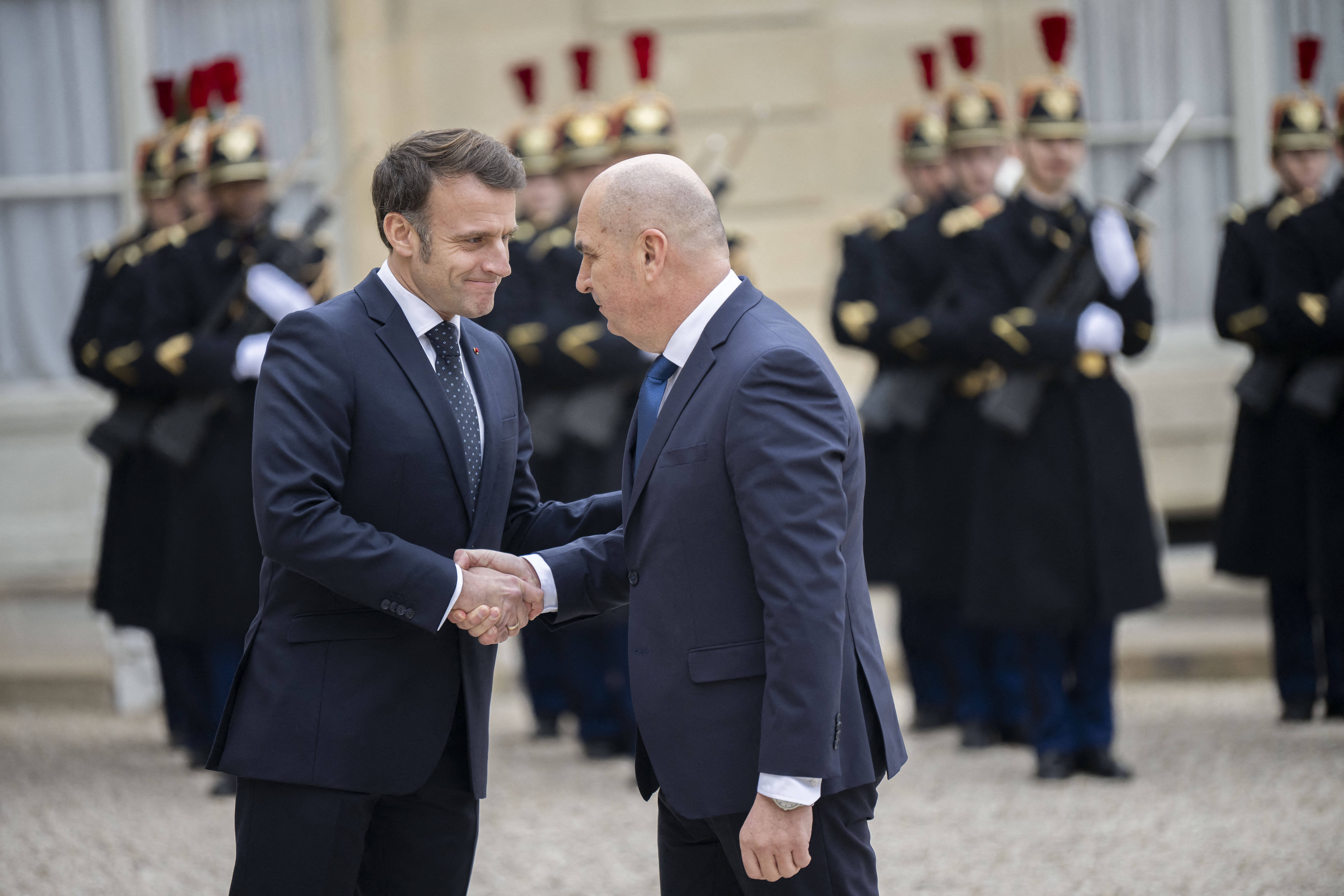 Trupele franceze, prezență „consolidată” în România, în perioada următoare. Solicitarea interimarului Bolojan către Macron