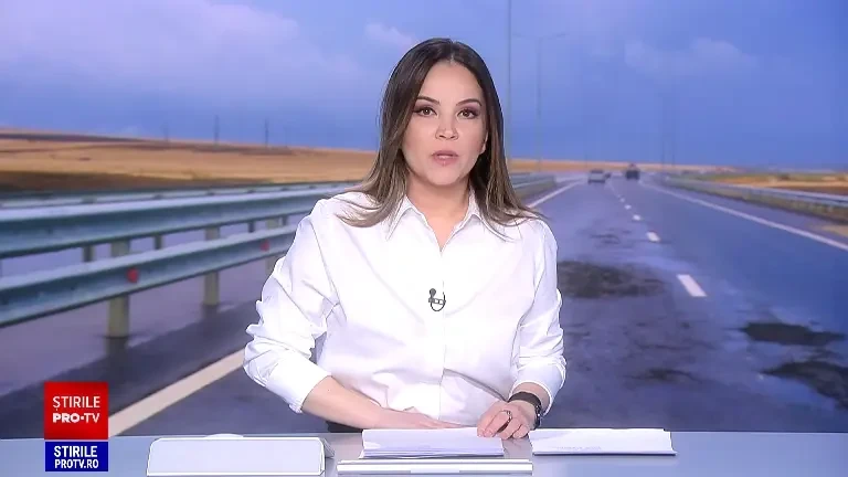 „Ca după bombardament”. Pe Autostrada A1 București-Pitești au apărut cratere după ninsori. Zeci de mașini, avariate