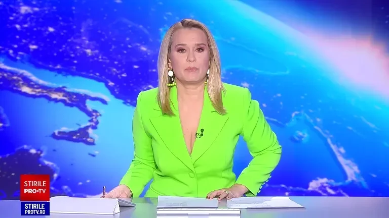 Situație inedită la al doilea summit de la Paris. De ce a fost Bolojan singurul președinte care i-a strâns mâna lui Macron