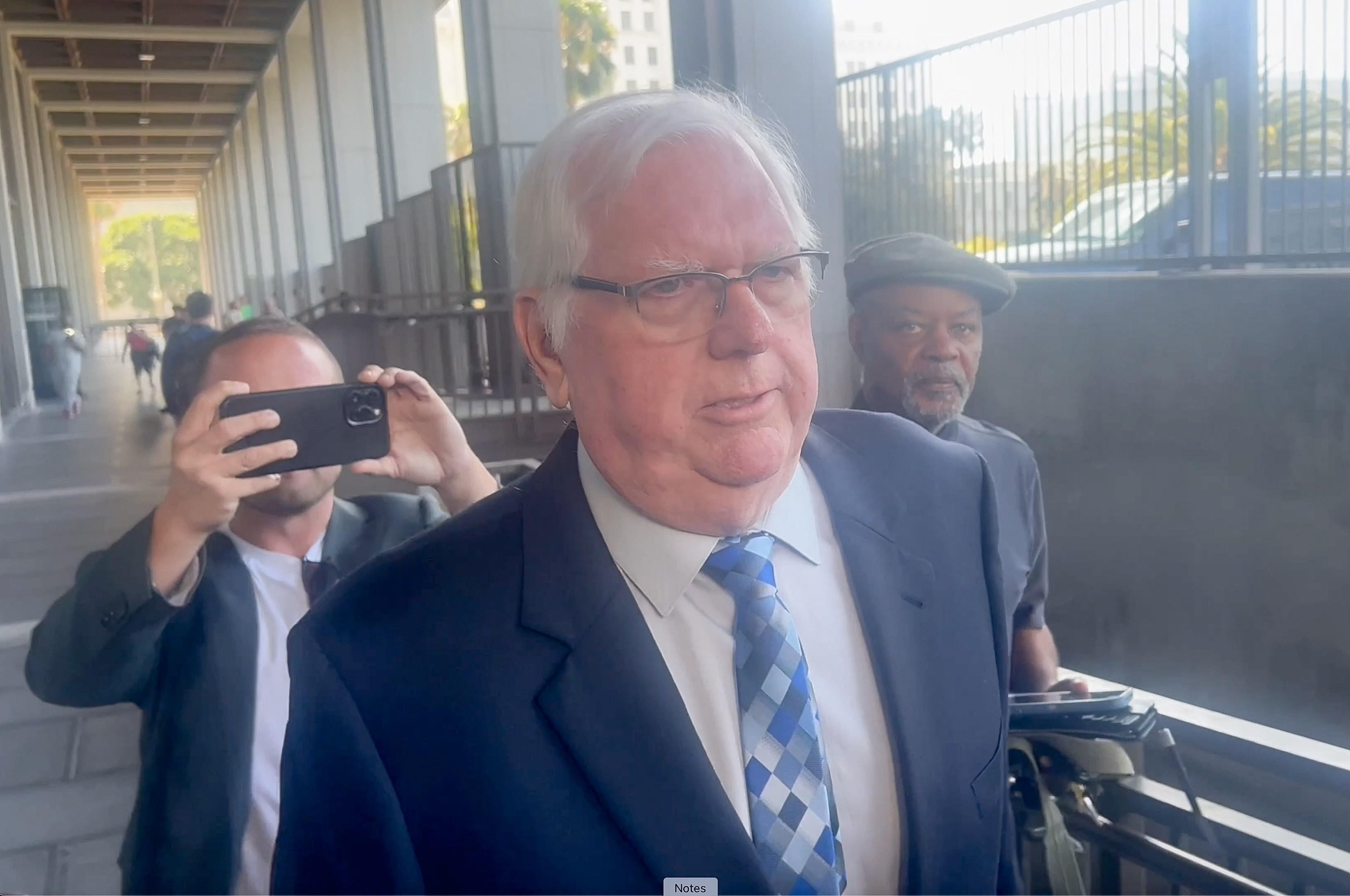 Un judecător din SUA și-a împușcat mortal soția în fața fiului lor. Gestul pe care l-a făcut după ce a sunat la poliție