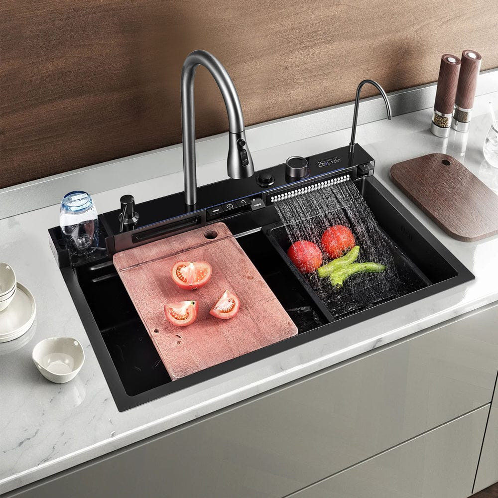 (P) Beneficiile chiuvetelor multifuncționale pentru bucătării compacte