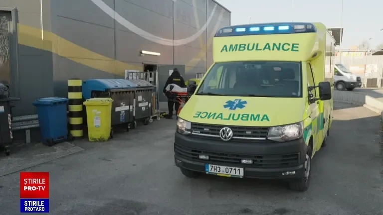 Atac cu cuțitul în Cehia. Un adolescent de 16 ani a fost arestat după ce a ucis două femei într-un magazin