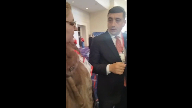 Diana Șoșoacă și George Simion s-au certat în fața conservatorilor din toată lumea. „Voi întotdeauna ați susținut sistemul”