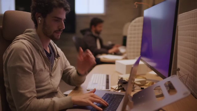 Românii, printre cei mai sceptici europeni față de știință și tehnologie. Motivele neîncrederii