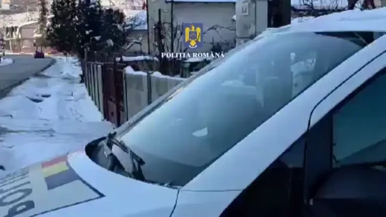 Mașini de lux de peste 400.000 de euro care au fost furate din Marea Britanie, găsite în urma unor percheziţii în Argeş. FOTO