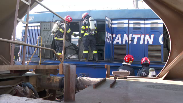 Incident feroviar la Arad. O locomotivă a fost cuprinsă de flăcări
