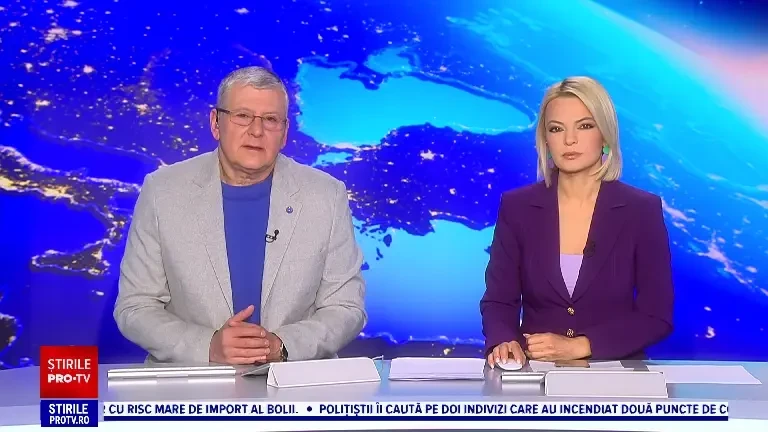 Imagini spectaculoase în Apuseni. Cascada de la Vidra s-a transformat într-o perdea albastră de gheață