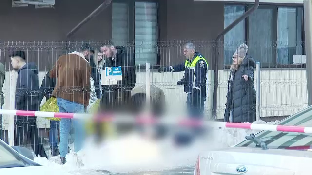 O femeie a murit în Chiajna după ce a fost lovită în cap de o bucată de gheaţă căzută de pe un bloc