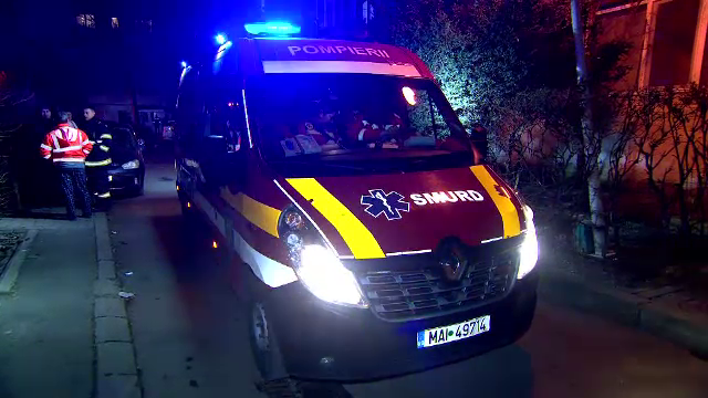 Explozie într-un bloc din Iași. 30 de locatari au fost evacuați, trei persoane au ajuns la spital cu arsuri
