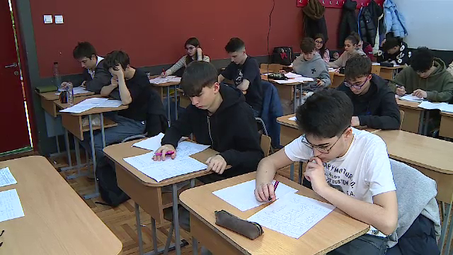 Ministrul Educației anunță că bursa de merit se va acorda peste media 9, pentru cel mult 15 la sută din elevii fiecărei clase