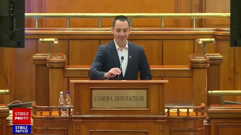 Liderul deputaților UDMR, mesaj pentru extremiști: ”Foaie verde ananas, papagali ați fost, papagali ați rămas. Doamne ajută”