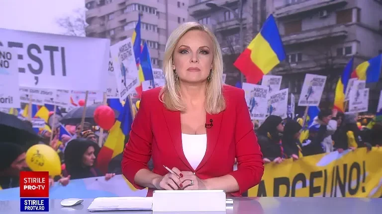 Surpriză. Călin Georgescu și-a anunțat fanii de la protestul AUR din București că, deocamdată, nu își depune candidatura