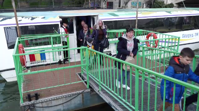 Vaporașele de pe Bega au fost gândite ca mijloc de transport în comun, dar au devenit atracții turistice. ”Fain sentimentul”