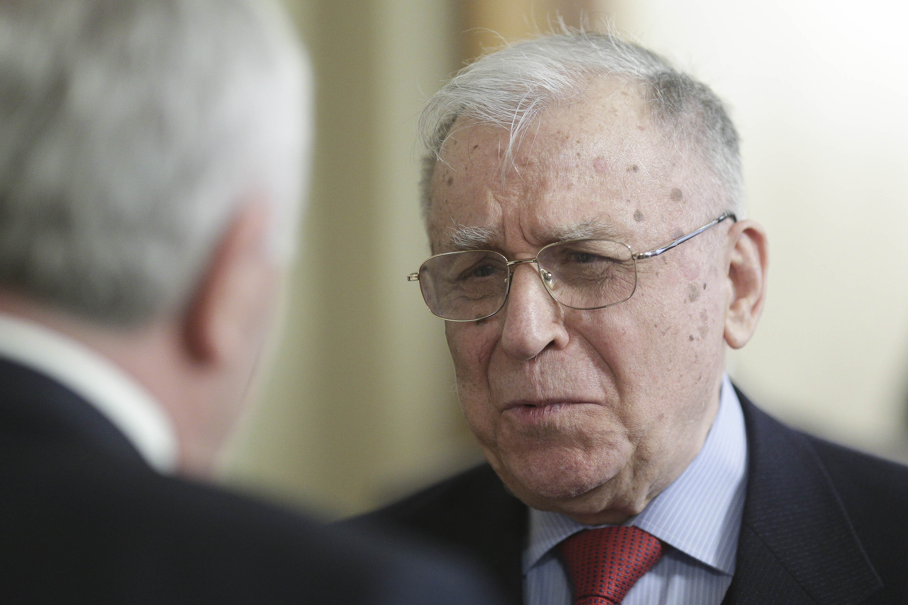 Noi detalii despre starea de sănătate a lui Ion Iliescu. Fostul președinte, internat la ATI