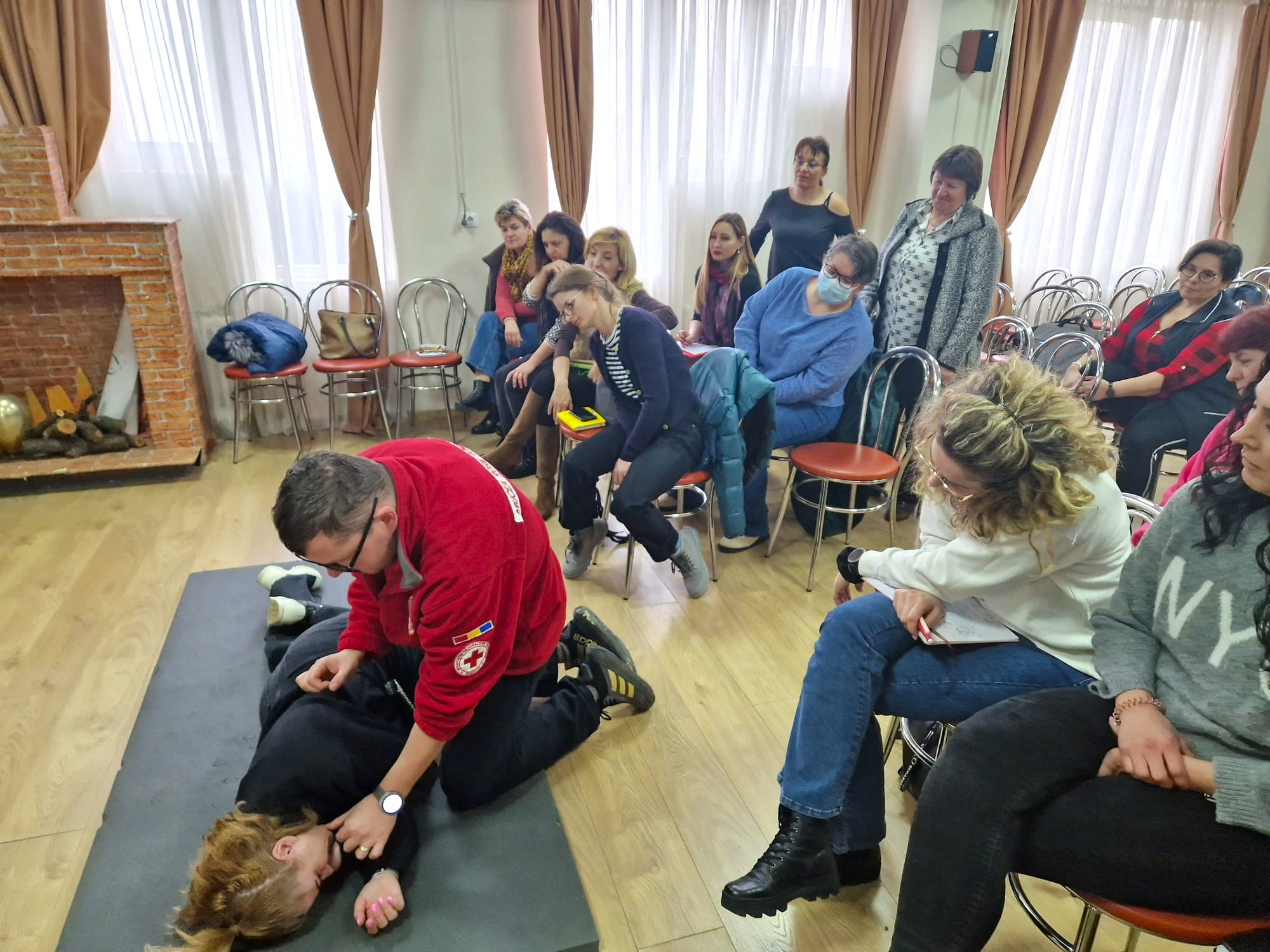 Profesoara din Oradea care și-a salvat eleva intrată în stop cardio-respirator făcuse un curs de prim-ajutor la școală