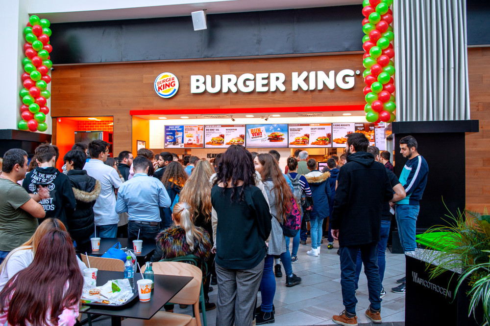 ANPC a descoperit bacterii coliforme şi Escherichia coli în cuburi de gheaţă, la un restaurant Burger King din Bucureşti