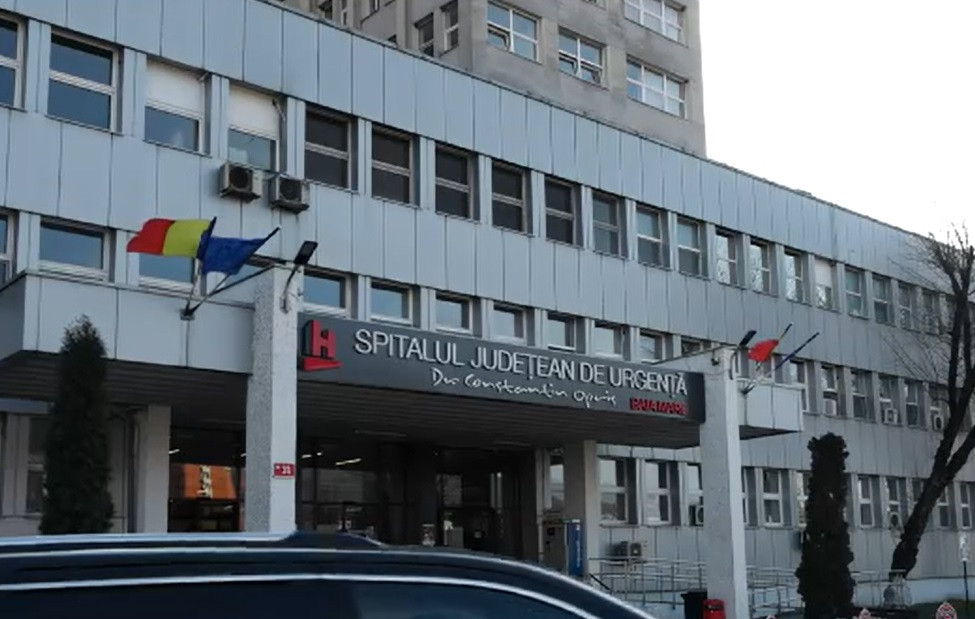 O femeie din Maramureș, mamă de gemeni la 57 de ani. Apelul lansat de o asistentă