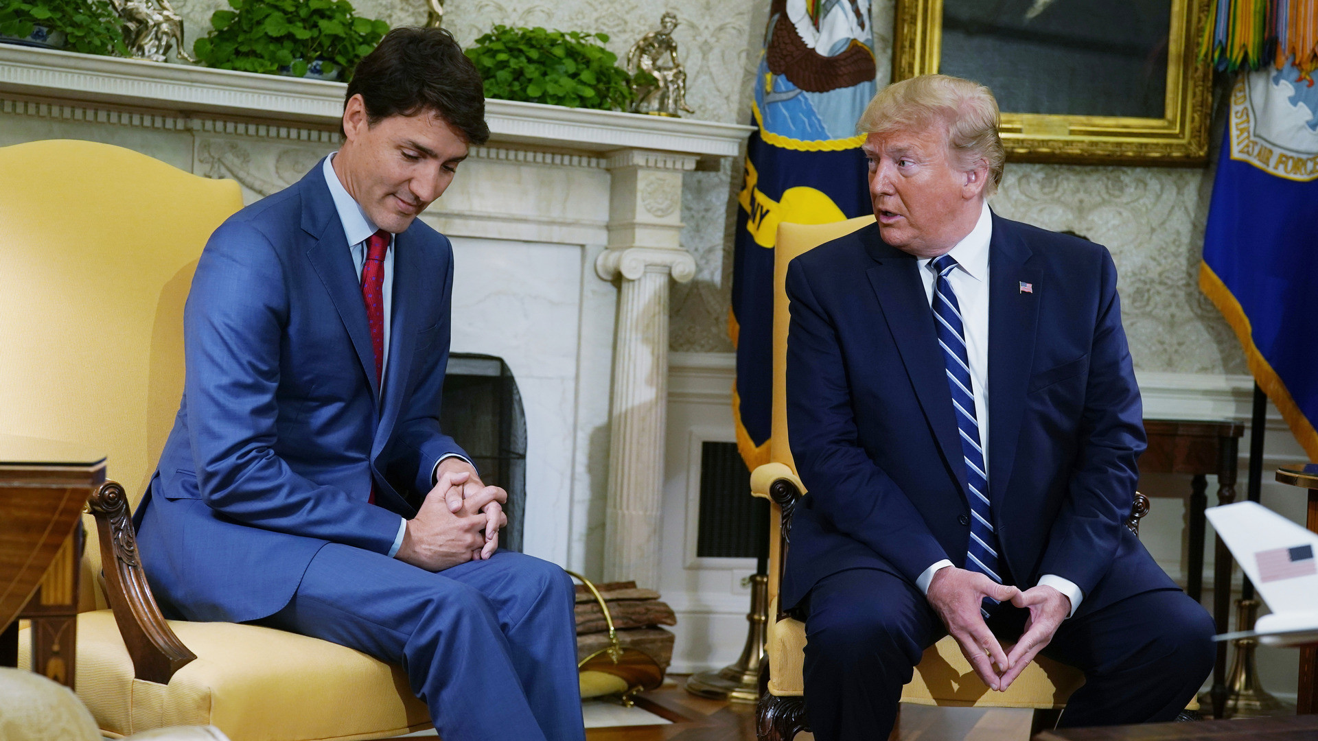 Donald Trump îl atacă pe Justin Trudeau după o discuție pe tema taxelor vamale: Folosește situația pentru a rămâne la putere