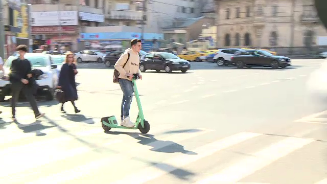 Biciclist amendat cu 1.200 de lei pentru că nu avea claxon, după o razie în trafic a polițiștilor din București