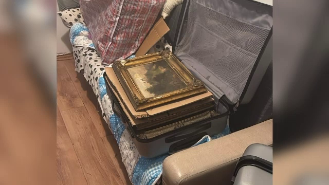 Individ din Constanța, prins în flagrant cu un tablou renascentist valoros. Colecția din punga de rafie. „Am furat și coiful”