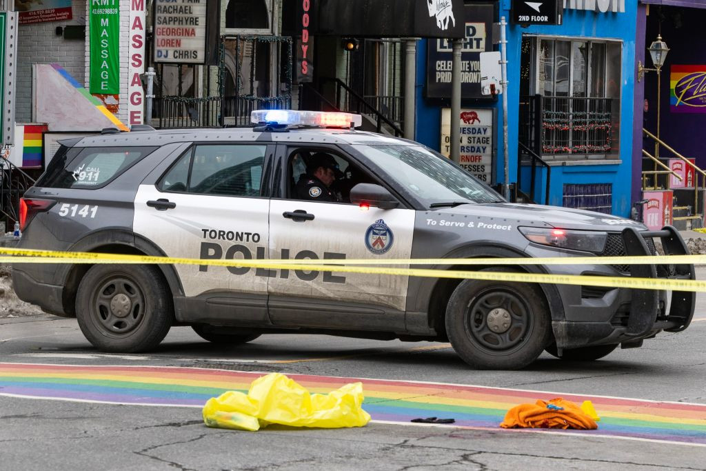 Atac armat în Canada. Cel puţin 12 persoane au fost rănite după ce un bărbat a deschis focul la un bar din Toronto