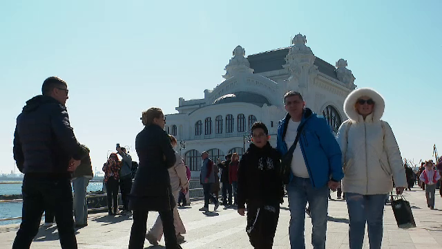 Vremea bună a adus aglomerația pe litoral în weekend-ul de 8 Martie: „Mi se pare cel mai frumos cadou”