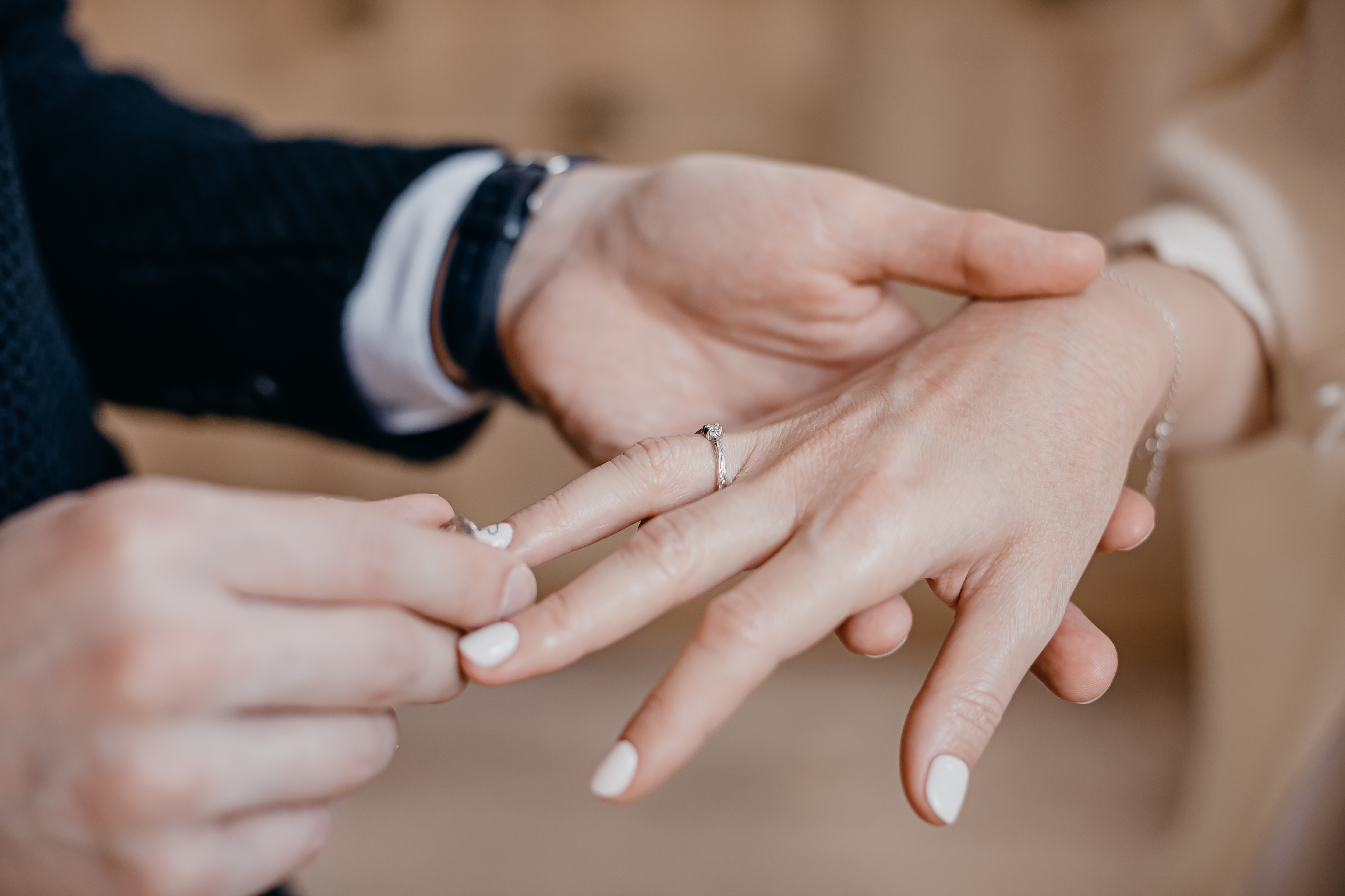 O universitate din Japonia i-a interzis unei profesoare să mai predea, după ce aceasta s-a căsătorit cu un coleg