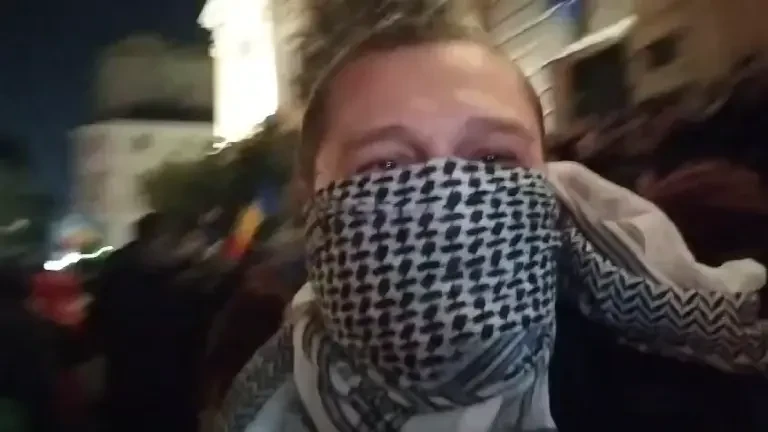 Jandarmii au folosit gazele lacrimogene în fața BEC