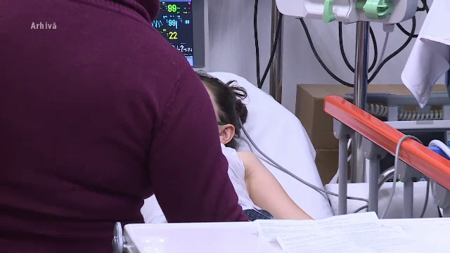 Cinci frați însetați care au băut dintr-un bidon din casă au ajuns la spital intoxicați. Ce era în recipient