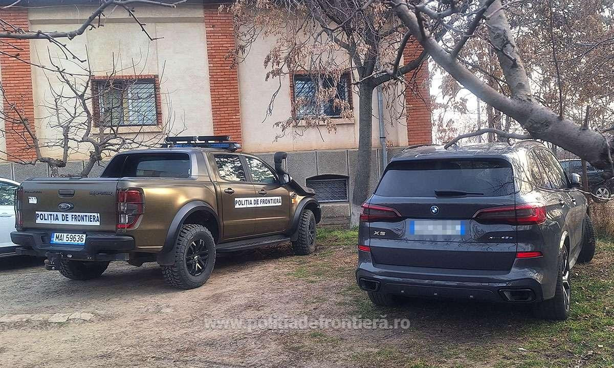 Un șofer care voia să intre în România a rămas fără mașina de 60.000 de euro. Ce au descoperit polițiștii din Iași. FOTO