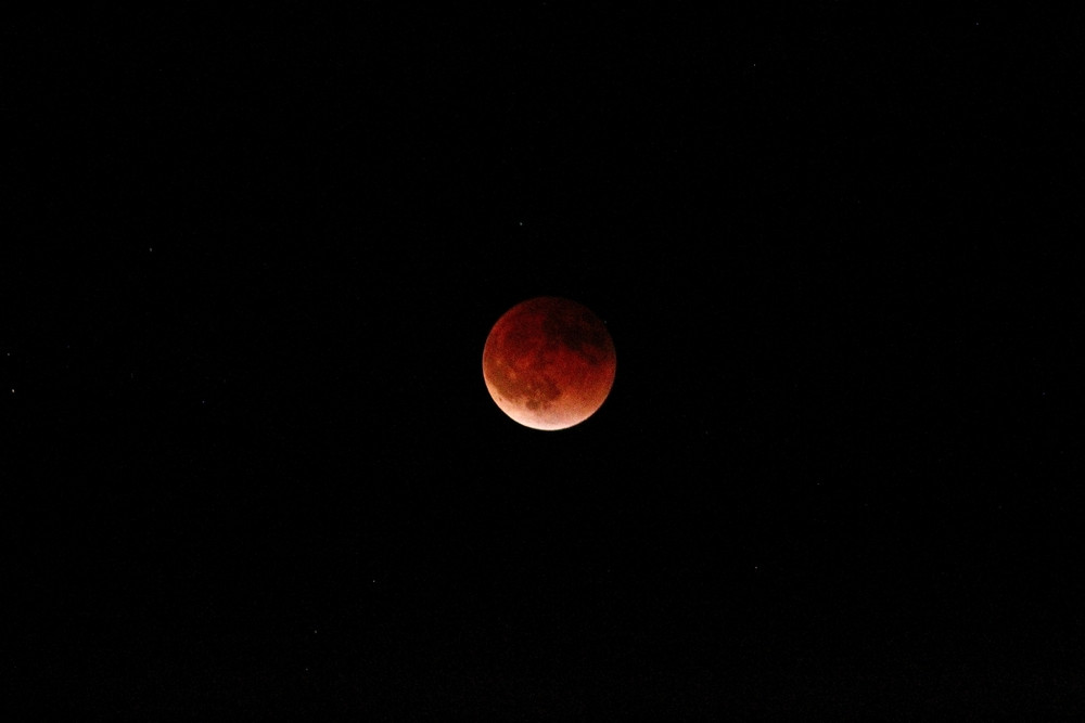 Eclipsă totală de Lună. Ce semnificație astronomică are acest fenomen