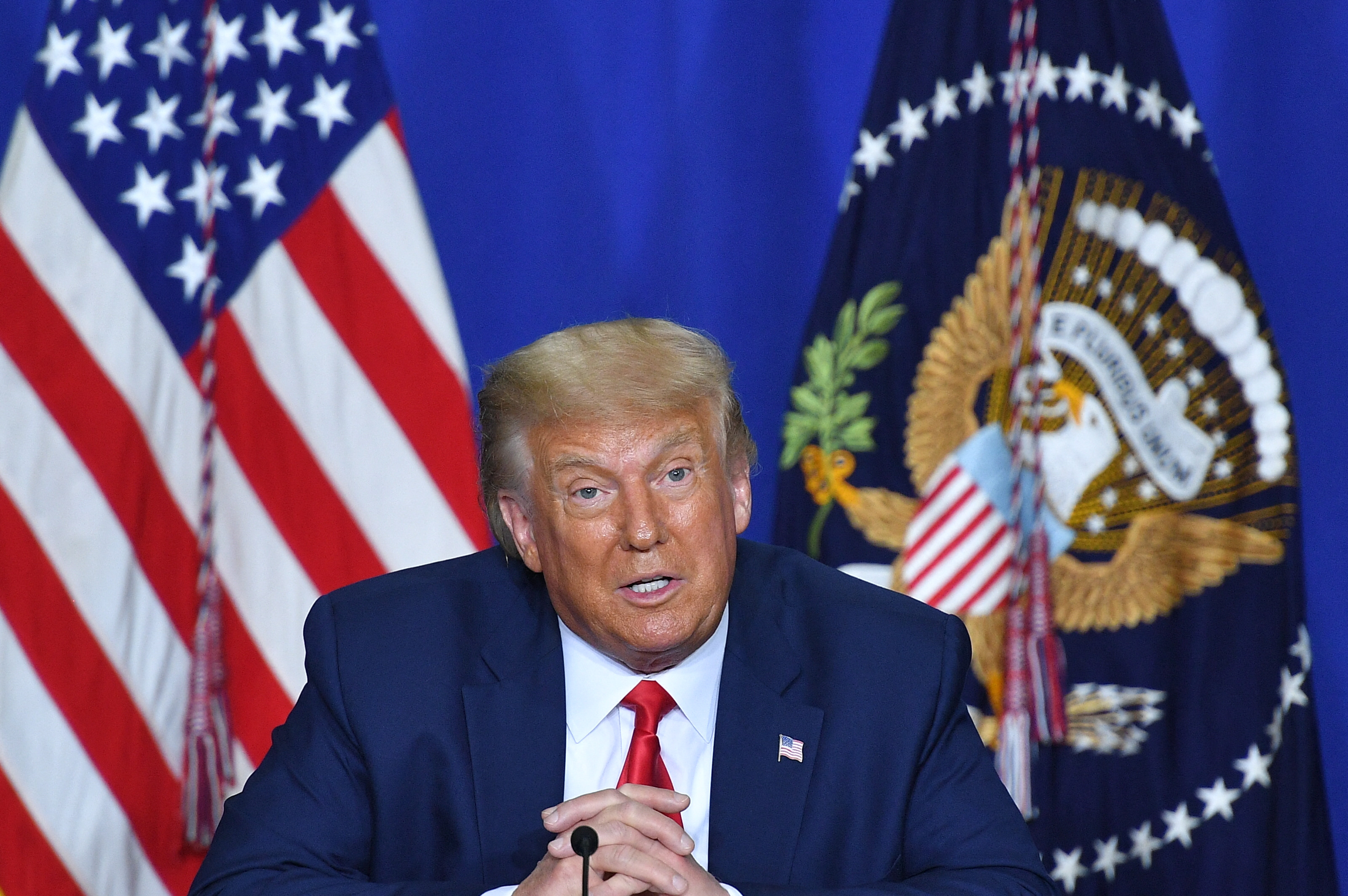 Trump a desființat Departamentul Educației și cere Curții Supreme să acționeze împotriva judecătorilor care i se opun