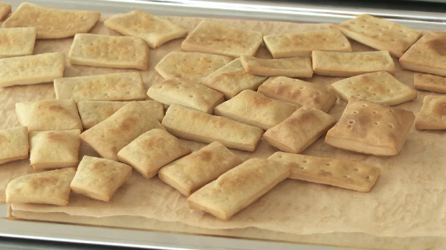 Pâinea și biscuiții din celuloză, alimentele viitorului. Cercetătorii din Galați dezvoltă produse care ajută la slăbit