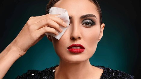 (P) Cum să îți îngrijești pielea după un machiaj intens sau un eveniment important