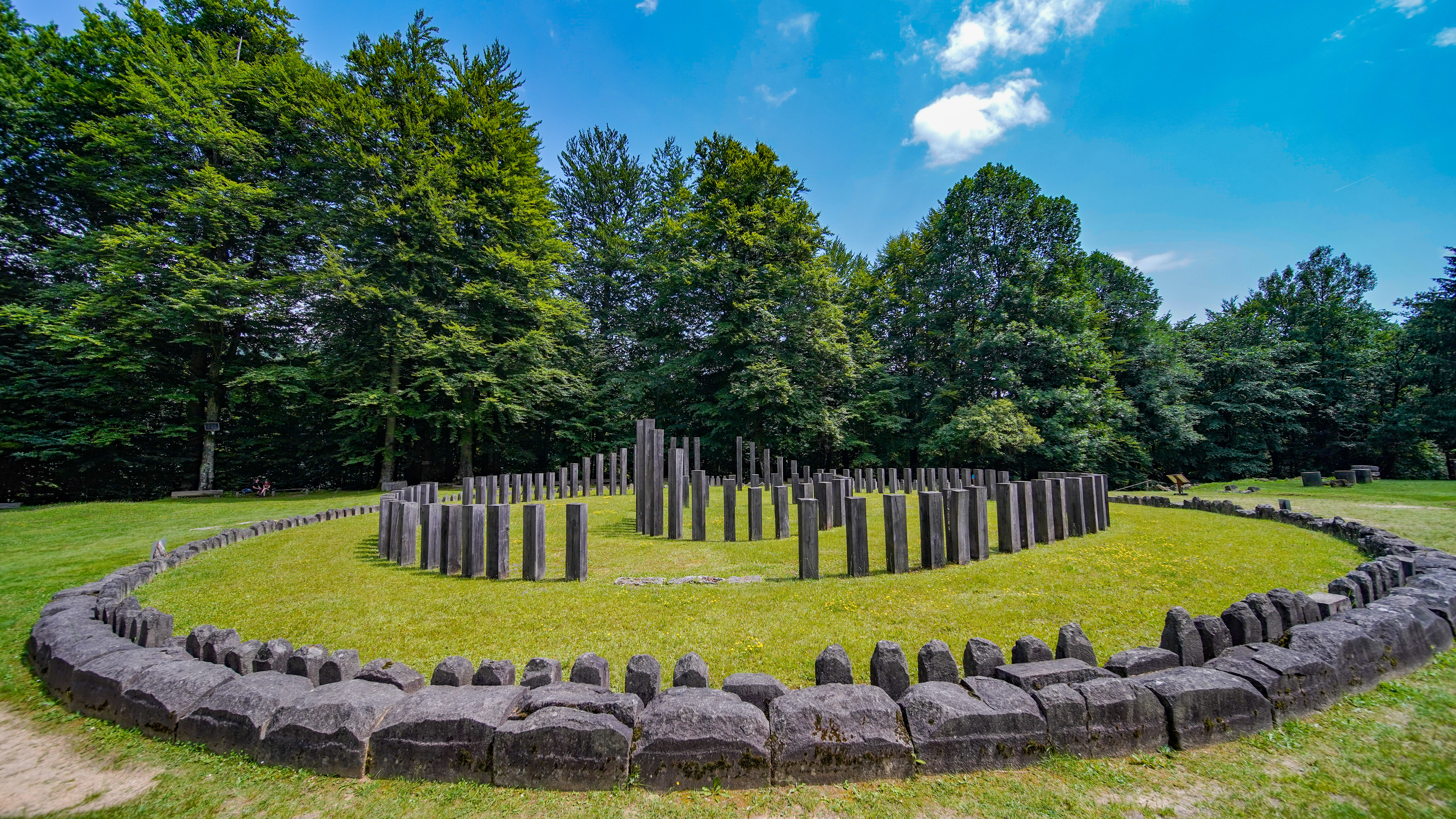 Locurile „speciale” din România pe care nu trebuie să le ratezi. Lista „Tărâmurilor fermecate” din Destinația Anului 2025