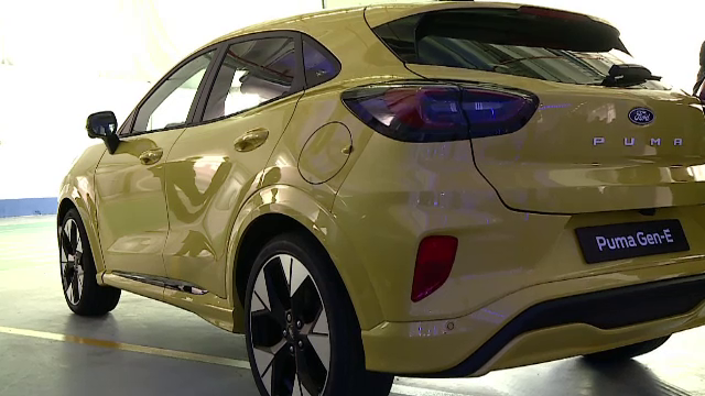 Ford a expediat primele mașini electrice fabricate la Craiova. Urmează Dacia: „Plănuim să o vindem sub 18.000 de euro”