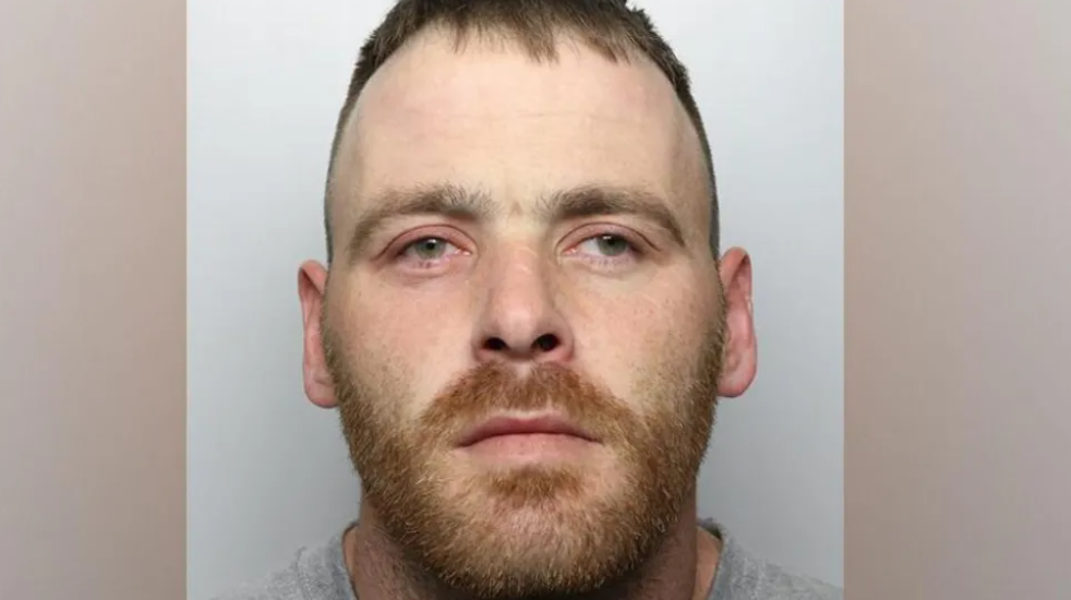 Bărbatul care a omorât un român pentru a-i fura duba cu care livra colete a fost condamnat. Claudiu era de 8 ani în UK