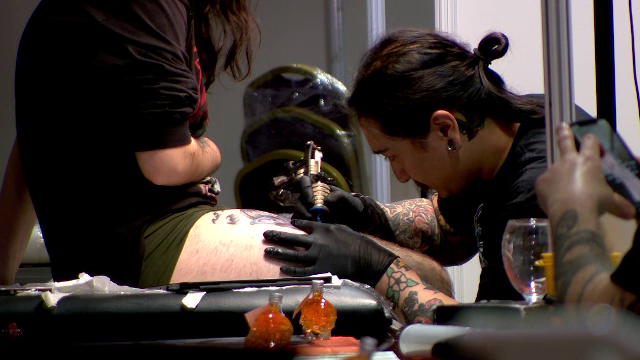 A început Festivalul Internațional de Tatuaje la Iași. Peste 150 de artiști din toată lumea creează capodopere pe piele