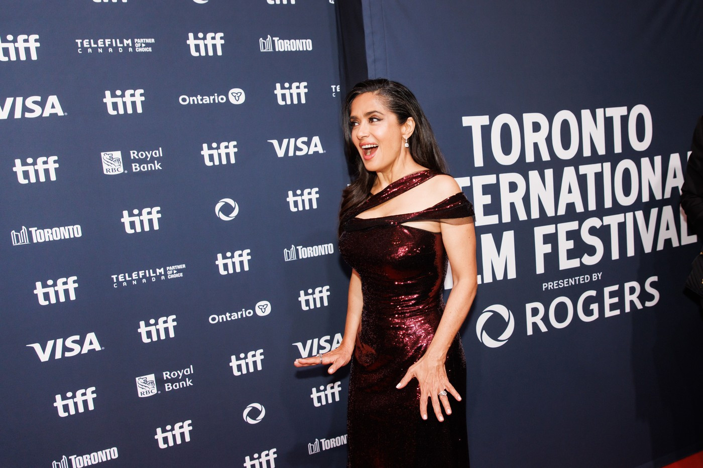 Salma Hayek, siluetă de invidiat la 58 de ani. Cum se menține în formă. „Să nu-mi cereți să alerg”. FOTO