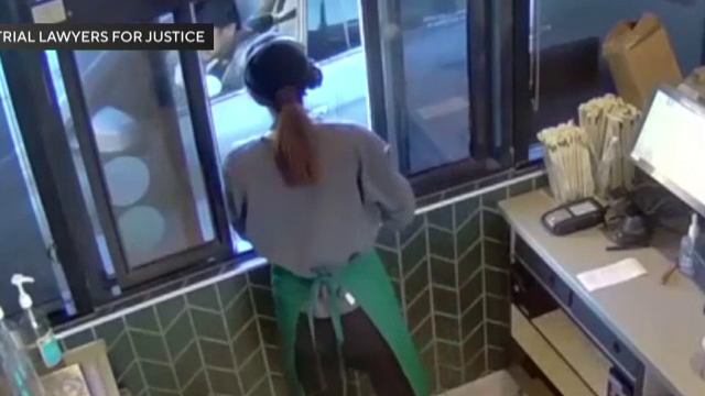 Lanț de cafenele celebru, obligat să plătească 50 de milioane de dolari unui client ars cu o băutură fierbinte