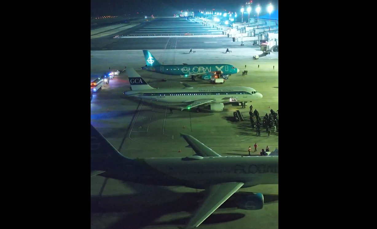 În război cu justiția. Trump a ignorat un judecător care a ordonat ca avioanele cu deportați să se întoarcă din zbor | VIDEO