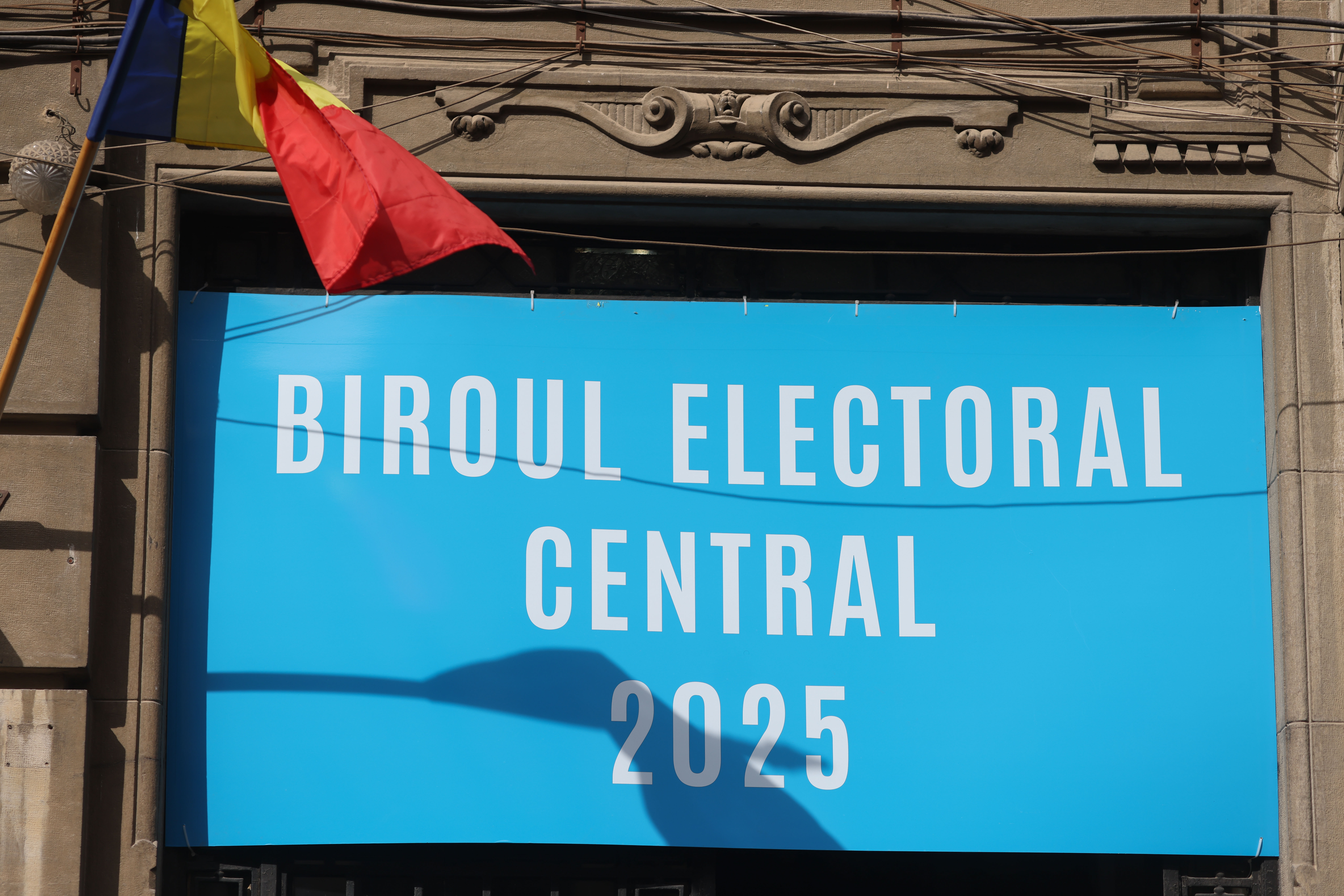 Cum arată buletinul de vot pentru turul doi al alegerilor prezidențiale. În ce ordine apar George Simion și Nicușor Dan