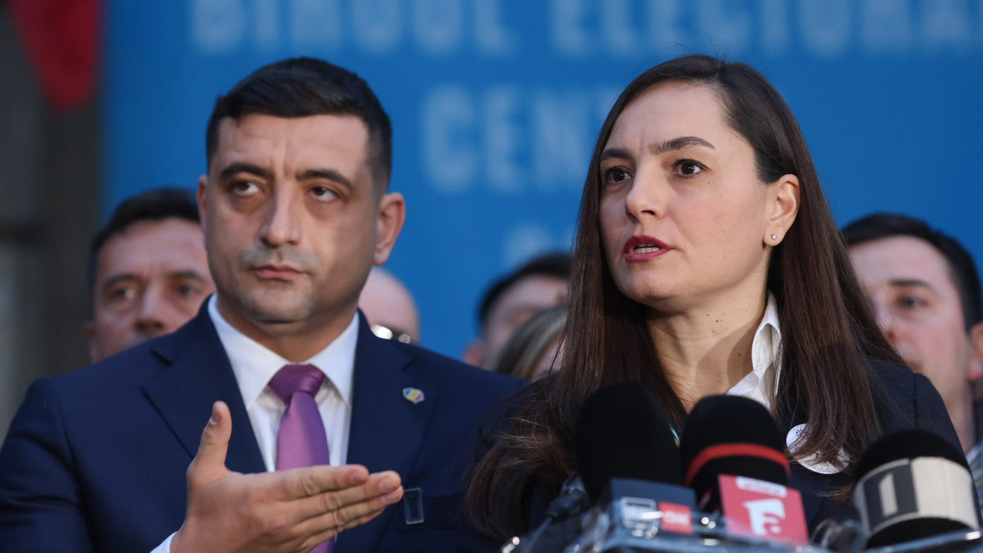 Parlamentarii suveranişti fac bilanţul semnăturilor pentru suspendarea preşedintelui Nicuşor Dan