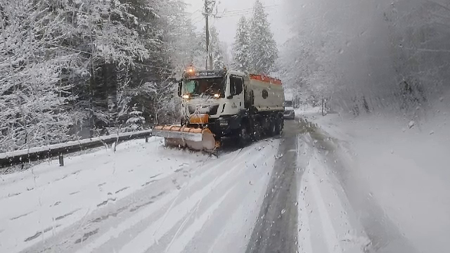 Vremea se răcește în aproape toată țara. Meteorologii anunță ploi, lapoviță și ninsoare până pe 30 noiembrie