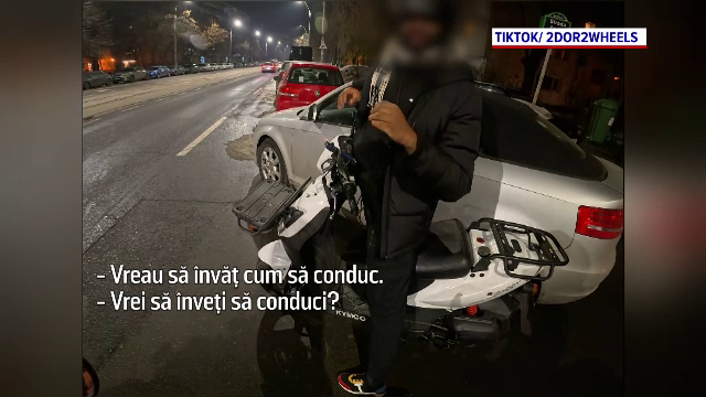Unii livratori asiatici nu au permis de conducere. Unul a oprit un motociclist în trafic ca să îl învețe să conducă