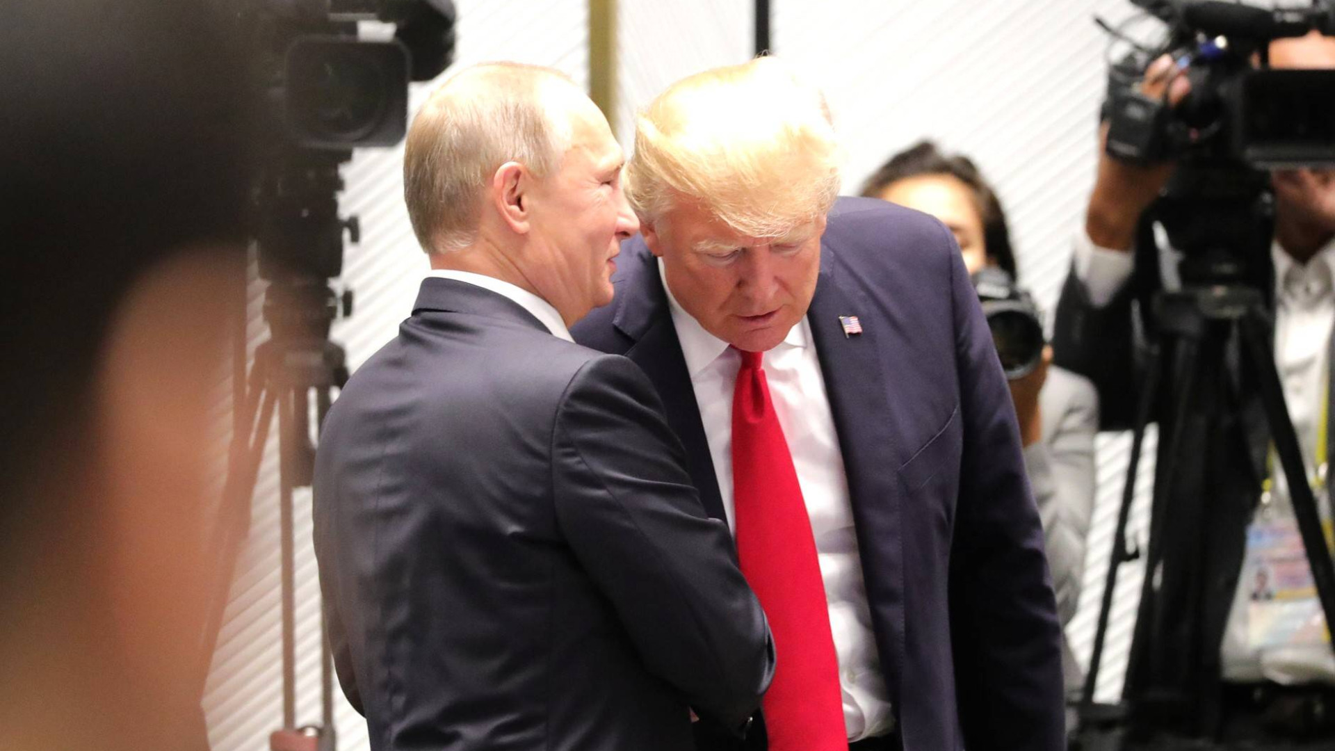 Trump și Putin au vorbit 125 de minute la telefon. Contrar tuturor așteptărilor, nu războiul din Ucraina a fost subiectul