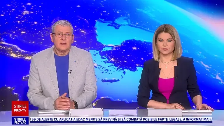 Flăcări amenințătoare au înghițit o casă din Timișoara. Patru persoane care se aflau în locuință au reușit să fugă din calea focului