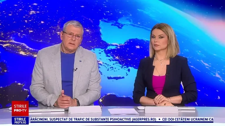 Profesorii și elevii de la o școală din județul Arad poartă aceeași uniformă, făcută la comandă. „Calculau cât costă hainele”