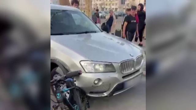 Un adolescent pe bicicletă a fost urmărit și lovit cu mașina de un șofer de 62 de ani, în Constanța