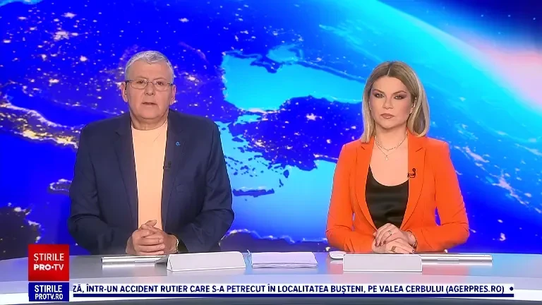 Panică în Alba Iulia, după ce flăcări puternice au cuprins un depozit din apropierea unei fabrici de cherestea